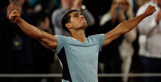 的左脚中卫 的左脚中卫